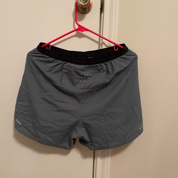 Nike running shorts - Picture 2 of 2